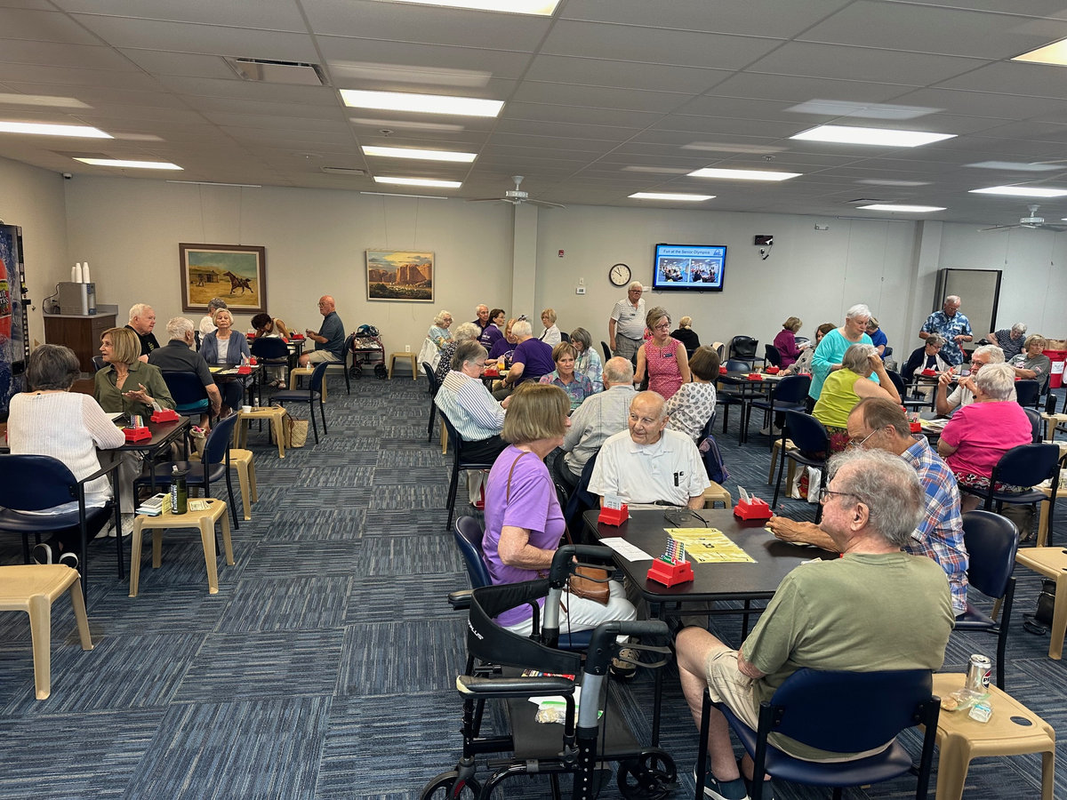 A bridge class at the St. Louis Bridge Center